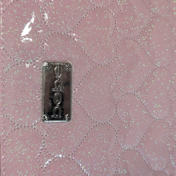 Bebe Pink Heart Quilted Shimmer Large Travel Cosmetic Bag 2 Travel Bottles NWT - Picture 3 of 3